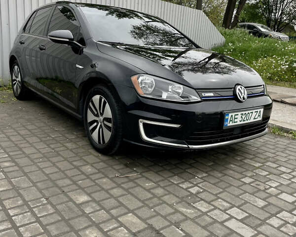 Чорний Фольксваген e-Golf, об'ємом двигуна 0 л та пробігом 94 тис. км за 10700 $, фото 1 на Automoto.ua