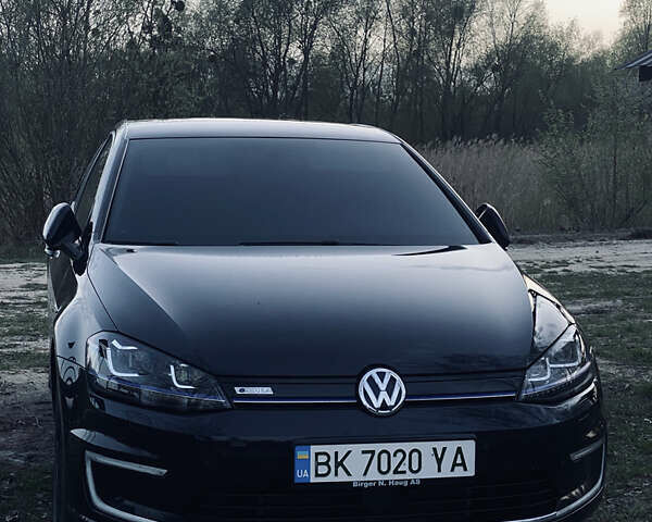 Черный Фольксваген e-Golf, объемом двигателя 0 л и пробегом 138 тыс. км за 9200 $, фото 1 на Automoto.ua
