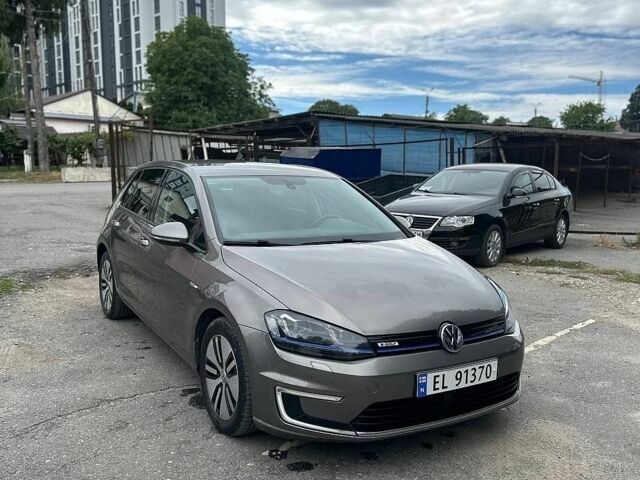Черный Фольксваген e-Golf, объемом двигателя 0 л и пробегом 99 тыс. км за 9099 $, фото 1 на Automoto.ua