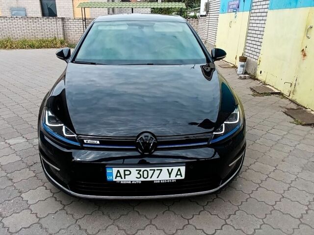 Черный Фольксваген e-Golf, объемом двигателя 0 л и пробегом 123 тыс. км за 10500 $, фото 1 на Automoto.ua