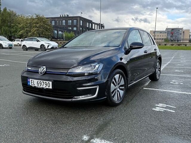 Черный Фольксваген e-Golf, объемом двигателя 0 л и пробегом 92 тыс. км за 10300 $, фото 1 на Automoto.ua
