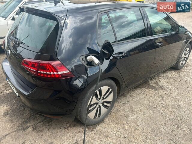Черный Фольксваген e-Golf, объемом двигателя 0 л и пробегом 199 тыс. км за 10000 $, фото 1 на Automoto.ua