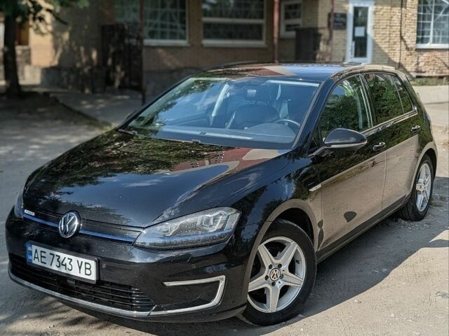 Чорний Фольксваген e-Golf, об'ємом двигуна 0 л та пробігом 106 тис. км за 11900 $, фото 1 на Automoto.ua