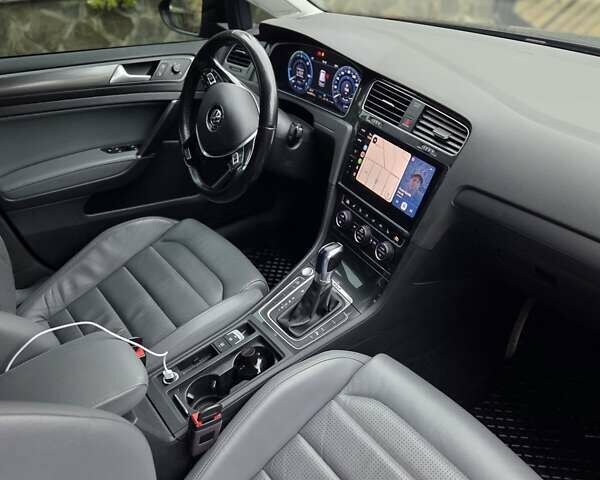 Черный Фольксваген e-Golf, объемом двигателя 0 л и пробегом 92 тыс. км за 17000 $, фото 1 на Automoto.ua