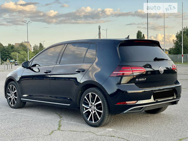 Черный Фольксваген e-Golf, объемом двигателя 0 л и пробегом 44 тыс. км за 16700 $, фото 1 на Automoto.ua