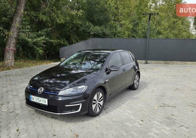 Черный Фольксваген e-Golf, объемом двигателя 0 л и пробегом 180 тыс. км за 12600 $, фото 1 на Automoto.ua