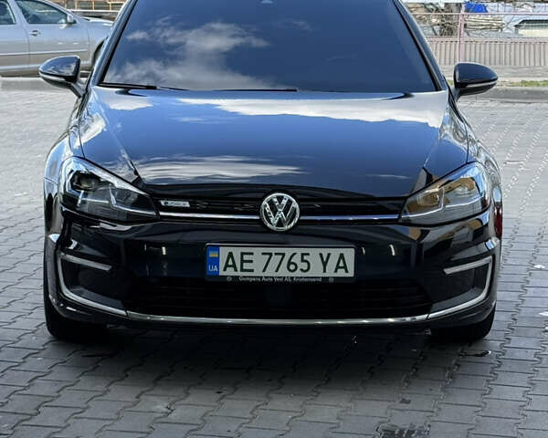 Черный Фольксваген e-Golf, объемом двигателя 0 л и пробегом 147 тыс. км за 14000 $, фото 1 на Automoto.ua