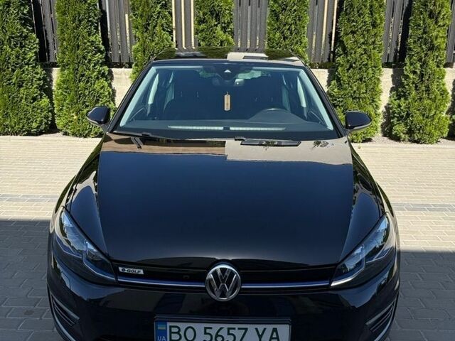 Черный Фольксваген e-Golf, объемом двигателя 0 л и пробегом 194 тыс. км за 12300 $, фото 1 на Automoto.ua