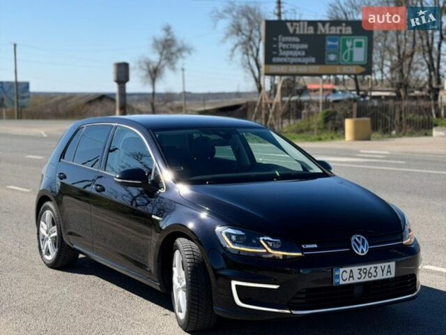 Черный Фольксваген e-Golf, объемом двигателя 0 л и пробегом 119 тыс. км за 14650 $, фото 1 на Automoto.ua