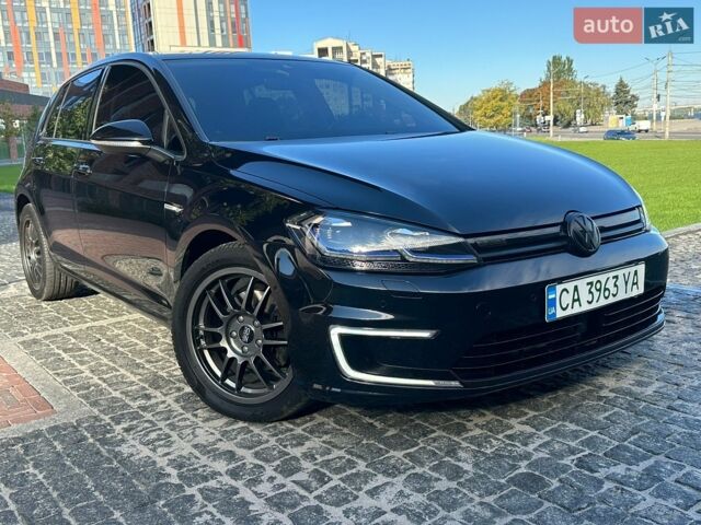 Черный Фольксваген e-Golf, объемом двигателя 0 л и пробегом 135 тыс. км за 15400 $, фото 1 на Automoto.ua