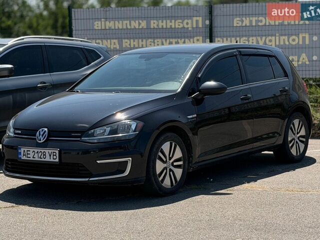 Черный Фольксваген e-Golf, объемом двигателя 0 л и пробегом 135 тыс. км за 12100 $, фото 1 на Automoto.ua