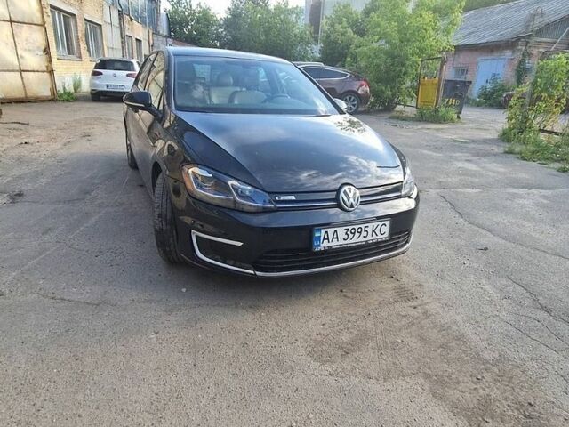 Черный Фольксваген e-Golf, объемом двигателя 0 л и пробегом 140 тыс. км за 11500 $, фото 1 на Automoto.ua