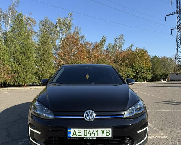 Черный Фольксваген e-Golf, объемом двигателя 0 л и пробегом 69 тыс. км за 13399 $, фото 1 на Automoto.ua