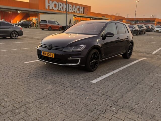 Черный Фольксваген e-Golf, объемом двигателя 0 л и пробегом 166 тыс. км за 12720 $, фото 1 на Automoto.ua
