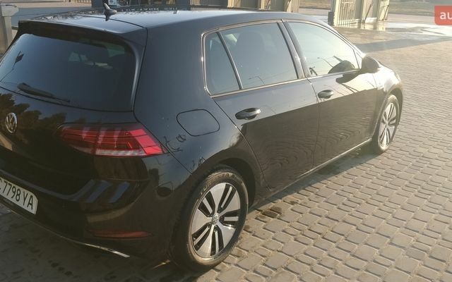 Черный Фольксваген e-Golf, объемом двигателя 0 л и пробегом 109 тыс. км за 13700 $, фото 1 на Automoto.ua