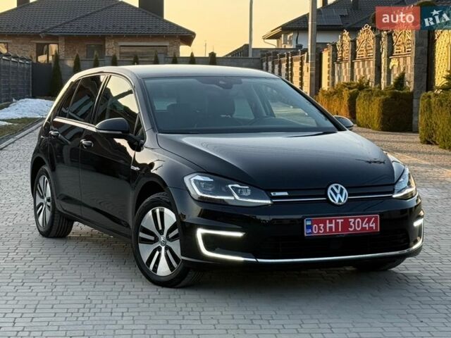 Черный Фольксваген e-Golf, объемом двигателя 0 л и пробегом 130 тыс. км за 12600 $, фото 1 на Automoto.ua
