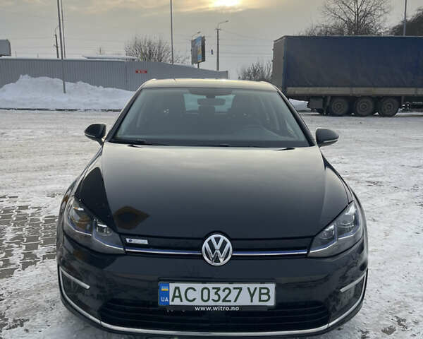 Черный Фольксваген e-Golf, объемом двигателя 0 л и пробегом 123 тыс. км за 13500 $, фото 1 на Automoto.ua