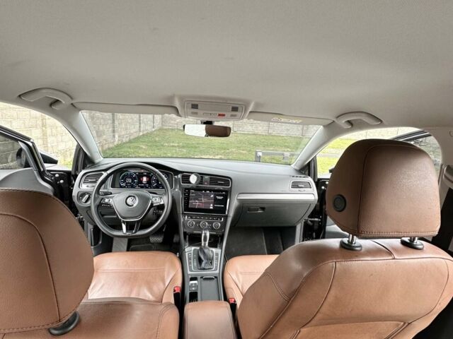 Черный Фольксваген e-Golf, объемом двигателя 0 л и пробегом 110 тыс. км за 14500 $, фото 1 на Automoto.ua