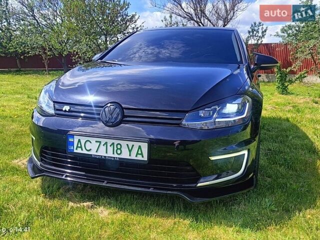 Черный Фольксваген e-Golf, объемом двигателя 0 л и пробегом 158 тыс. км за 11600 $, фото 1 на Automoto.ua