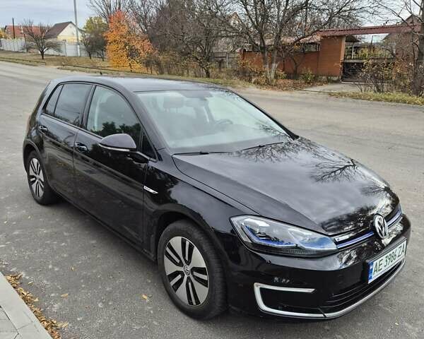 Чорний Фольксваген e-Golf, об'ємом двигуна 0 л та пробігом 121 тис. км за 13900 $, фото 1 на Automoto.ua