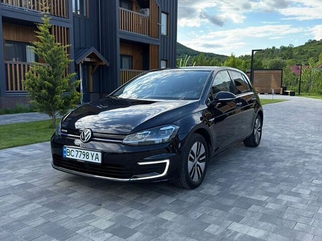 Черный Фольксваген e-Golf, объемом двигателя 0 л и пробегом 111 тыс. км за 13700 $, фото 1 на Automoto.ua