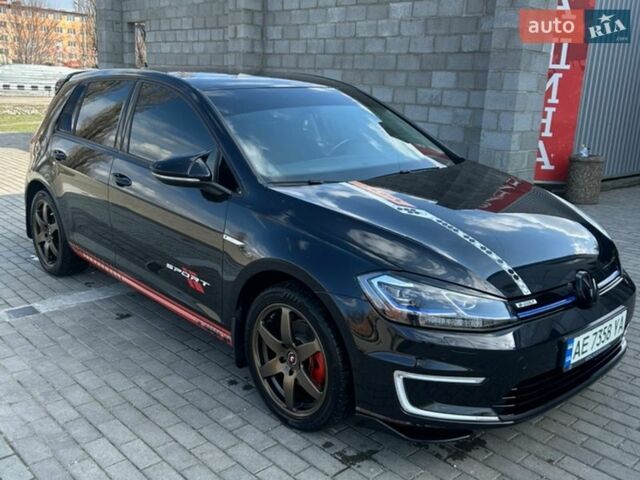 Черный Фольксваген e-Golf, объемом двигателя 0 л и пробегом 90 тыс. км за 13500 $, фото 1 на Automoto.ua