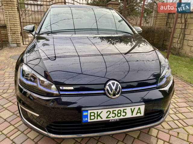 Черный Фольксваген e-Golf, объемом двигателя 0 л и пробегом 90 тыс. км за 14000 $, фото 1 на Automoto.ua