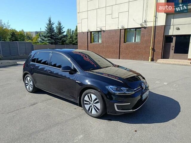 Черный Фольксваген e-Golf, объемом двигателя 0 л и пробегом 59 тыс. км за 14950 $, фото 1 на Automoto.ua
