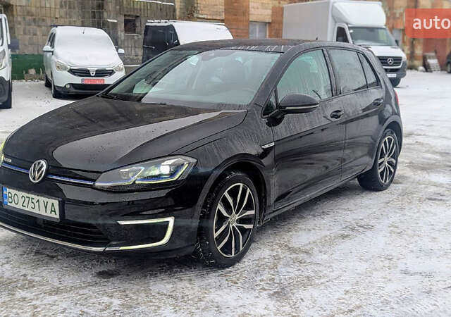 Черный Фольксваген e-Golf, объемом двигателя 0 л и пробегом 131 тыс. км за 14000 $, фото 1 на Automoto.ua