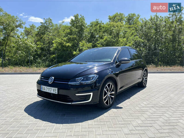Черный Фольксваген e-Golf, объемом двигателя 0 л и пробегом 134 тыс. км за 13700 $, фото 1 на Automoto.ua