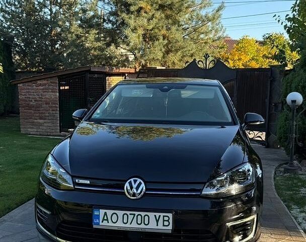 Черный Фольксваген e-Golf, объемом двигателя 0 л и пробегом 99 тыс. км за 16200 $, фото 1 на Automoto.ua