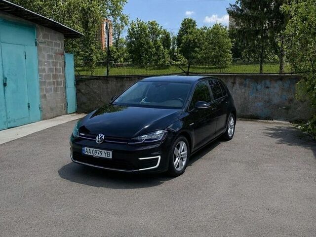 Черный Фольксваген e-Golf, объемом двигателя 0 л и пробегом 73 тыс. км за 15000 $, фото 1 на Automoto.ua