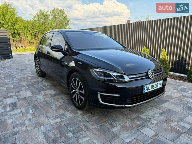 Черный Фольксваген e-Golf, объемом двигателя 0 л и пробегом 58 тыс. км за 14500 $, фото 1 на Automoto.ua
