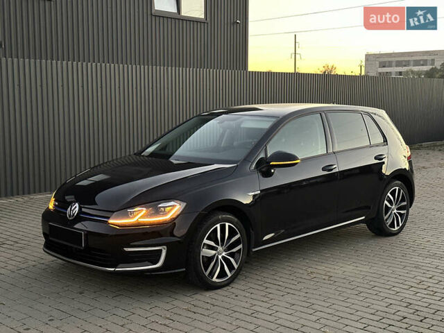 Черный Фольксваген e-Golf, объемом двигателя 0 л и пробегом 91 тыс. км за 15400 $, фото 1 на Automoto.ua