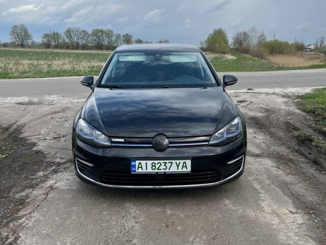 Черный Фольксваген e-Golf, объемом двигателя 0 л и пробегом 135 тыс. км за 15000 $, фото 1 на Automoto.ua