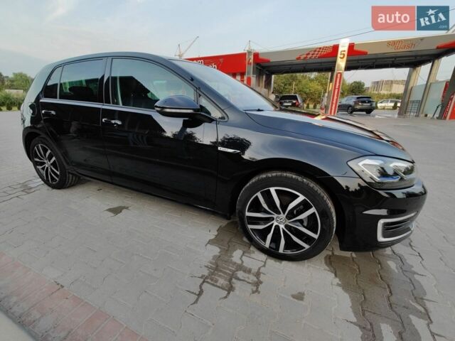 Черный Фольксваген e-Golf, объемом двигателя 0 л и пробегом 180 тыс. км за 15100 $, фото 1 на Automoto.ua