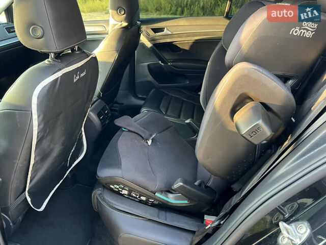 Черный Фольксваген e-Golf, объемом двигателя 0 л и пробегом 107 тыс. км за 16000 $, фото 1 на Automoto.ua