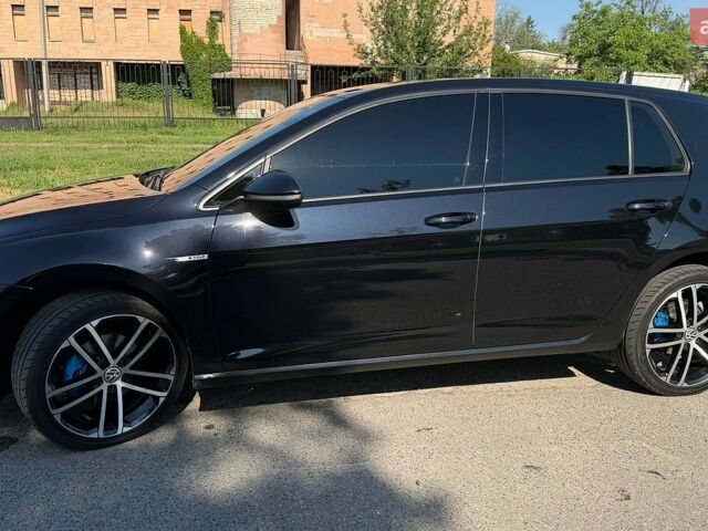 Черный Фольксваген e-Golf, объемом двигателя 0 л и пробегом 139 тыс. км за 13900 $, фото 1 на Automoto.ua