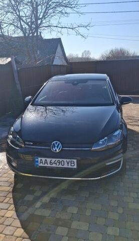 Черный Фольксваген e-Golf, объемом двигателя 0 л и пробегом 184 тыс. км за 13500 $, фото 1 на Automoto.ua