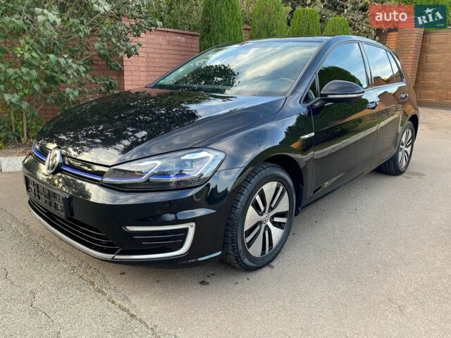Черный Фольксваген e-Golf, объемом двигателя 0 л и пробегом 58 тыс. км за 15500 $, фото 1 на Automoto.ua