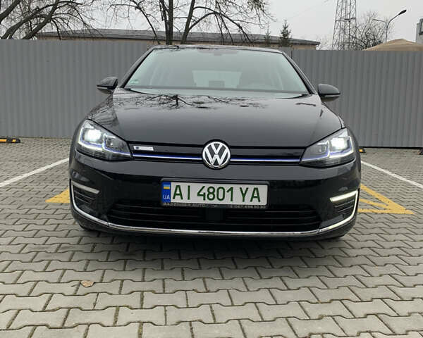 Черный Фольксваген e-Golf, объемом двигателя 0 л и пробегом 44 тыс. км за 18400 $, фото 1 на Automoto.ua