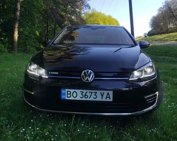 Черный Фольксваген e-Golf, объемом двигателя 0 л и пробегом 131 тыс. км за 15600 $, фото 1 на Automoto.ua