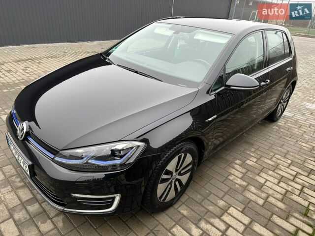 Черный Фольксваген e-Golf, объемом двигателя 0 л и пробегом 135 тыс. км за 12950 $, фото 1 на Automoto.ua