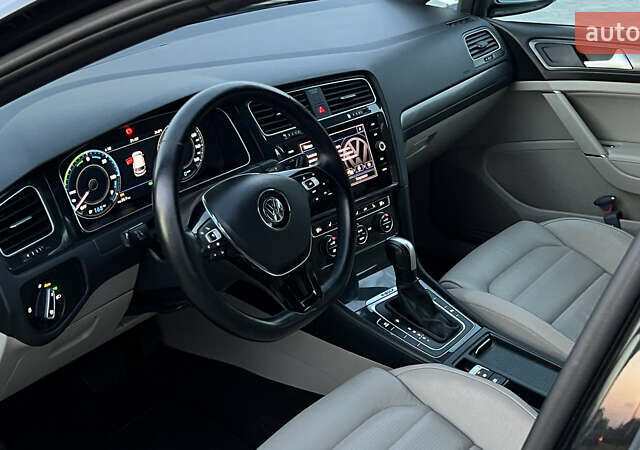 Чорний Фольксваген e-Golf, об'ємом двигуна 0 л та пробігом 82 тис. км за 14400 $, фото 1 на Automoto.ua
