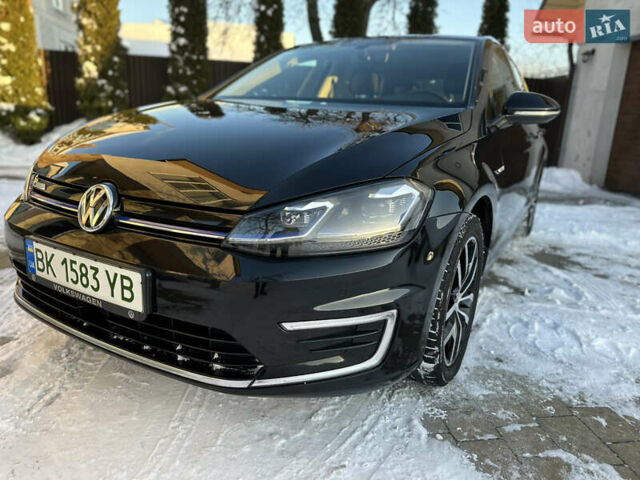 Черный Фольксваген e-Golf, объемом двигателя 0 л и пробегом 115 тыс. км за 12950 $, фото 1 на Automoto.ua