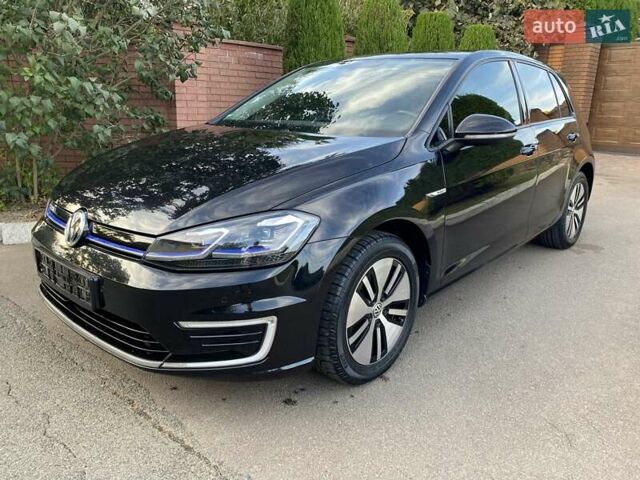 Черный Фольксваген e-Golf, объемом двигателя 0 л и пробегом 53 тыс. км за 15500 $, фото 1 на Automoto.ua