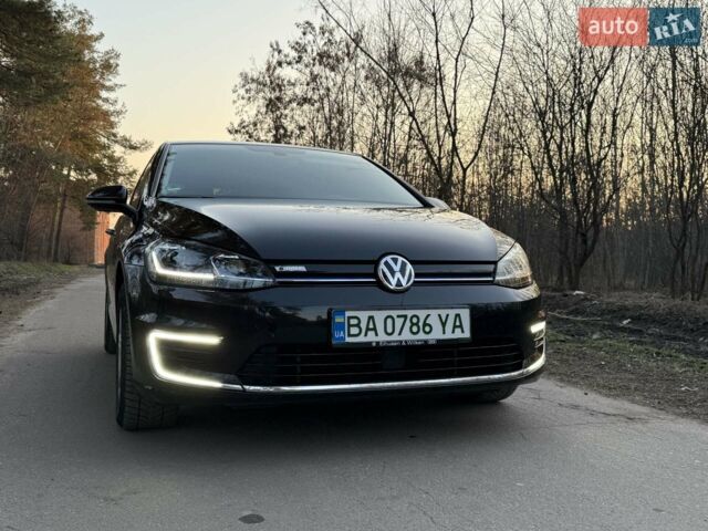 Черный Фольксваген e-Golf, объемом двигателя 0 л и пробегом 124 тыс. км за 14000 $, фото 1 на Automoto.ua