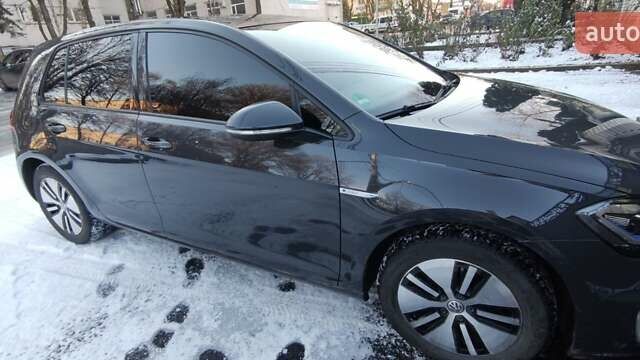 Червоний Фольксваген e-Golf, об'ємом двигуна 0 л та пробігом 44 тис. км за 16500 $, фото 1 на Automoto.ua