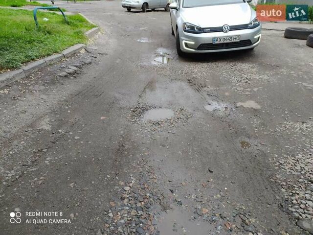 Фольксваген e-Golf, объемом двигателя 0 л и пробегом 75 тыс. км за 11999 $, фото 1 на Automoto.ua