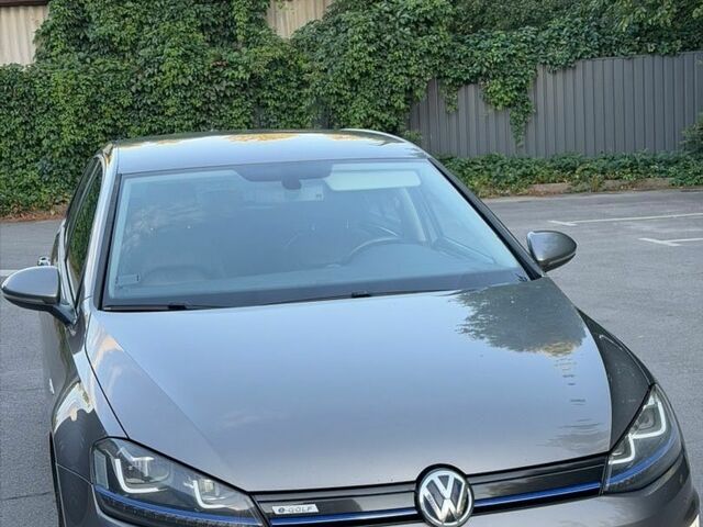 Фольксваген e-Golf, объемом двигателя 0 л и пробегом 136 тыс. км за 8400 $, фото 1 на Automoto.ua